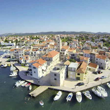 Blue Sea Apartment Pirovac